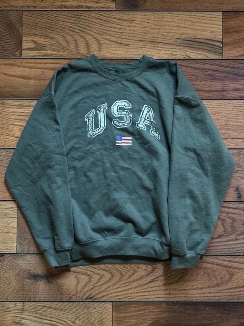 Gildan Green USA Flag Graphic Crewneck Sweatshirt Size L